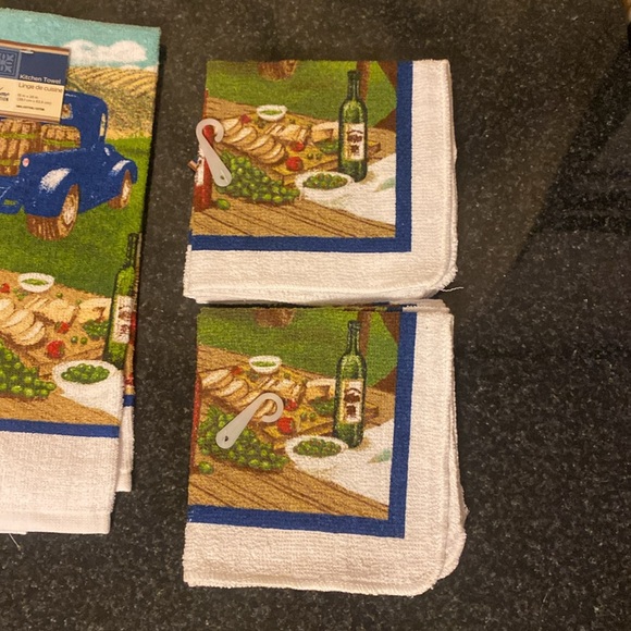100% Cotton 7 Piece Winery Themed Dish Towel and Oven Mitt Set - Picture 4 of 9